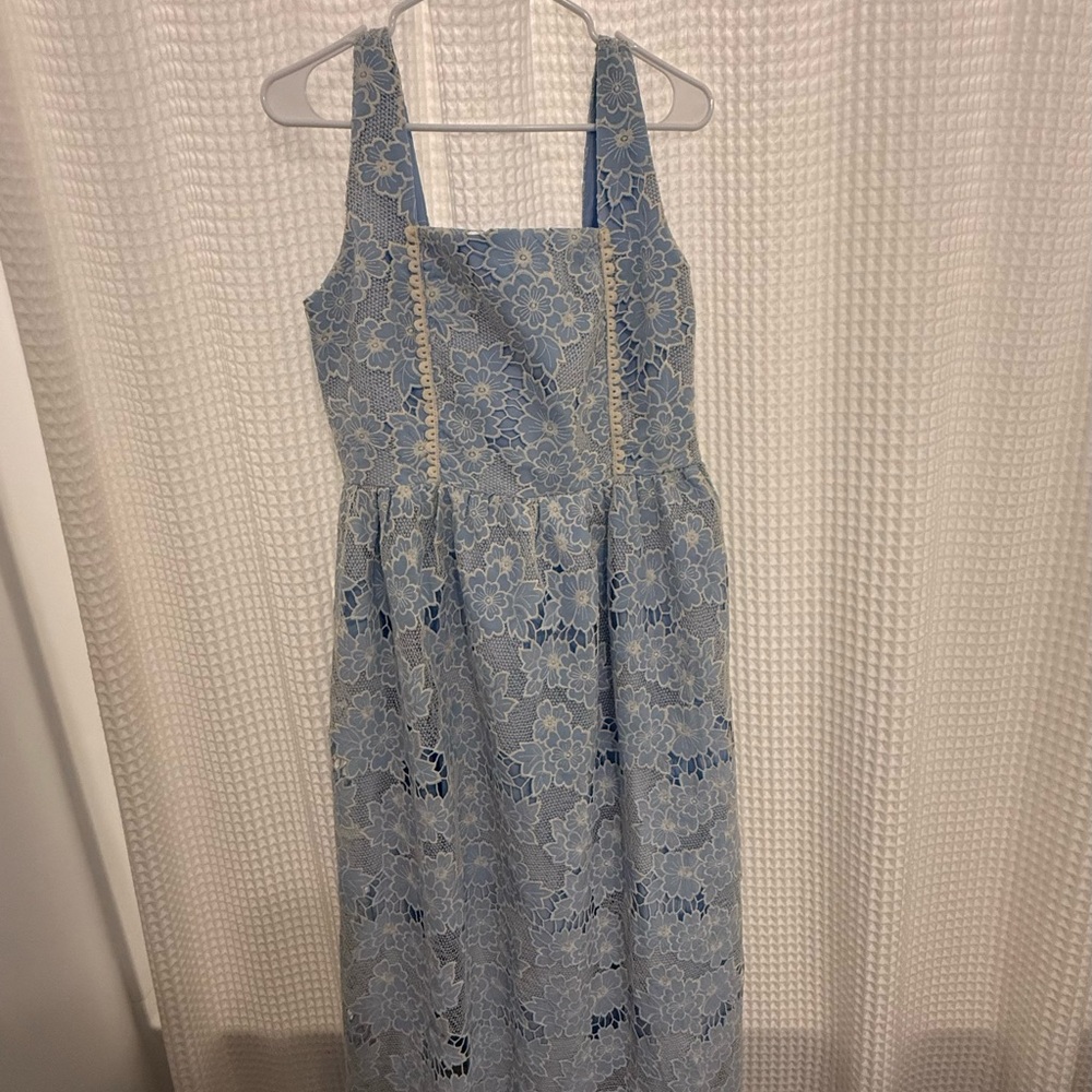 Elegant Blue Lace Midi Dress